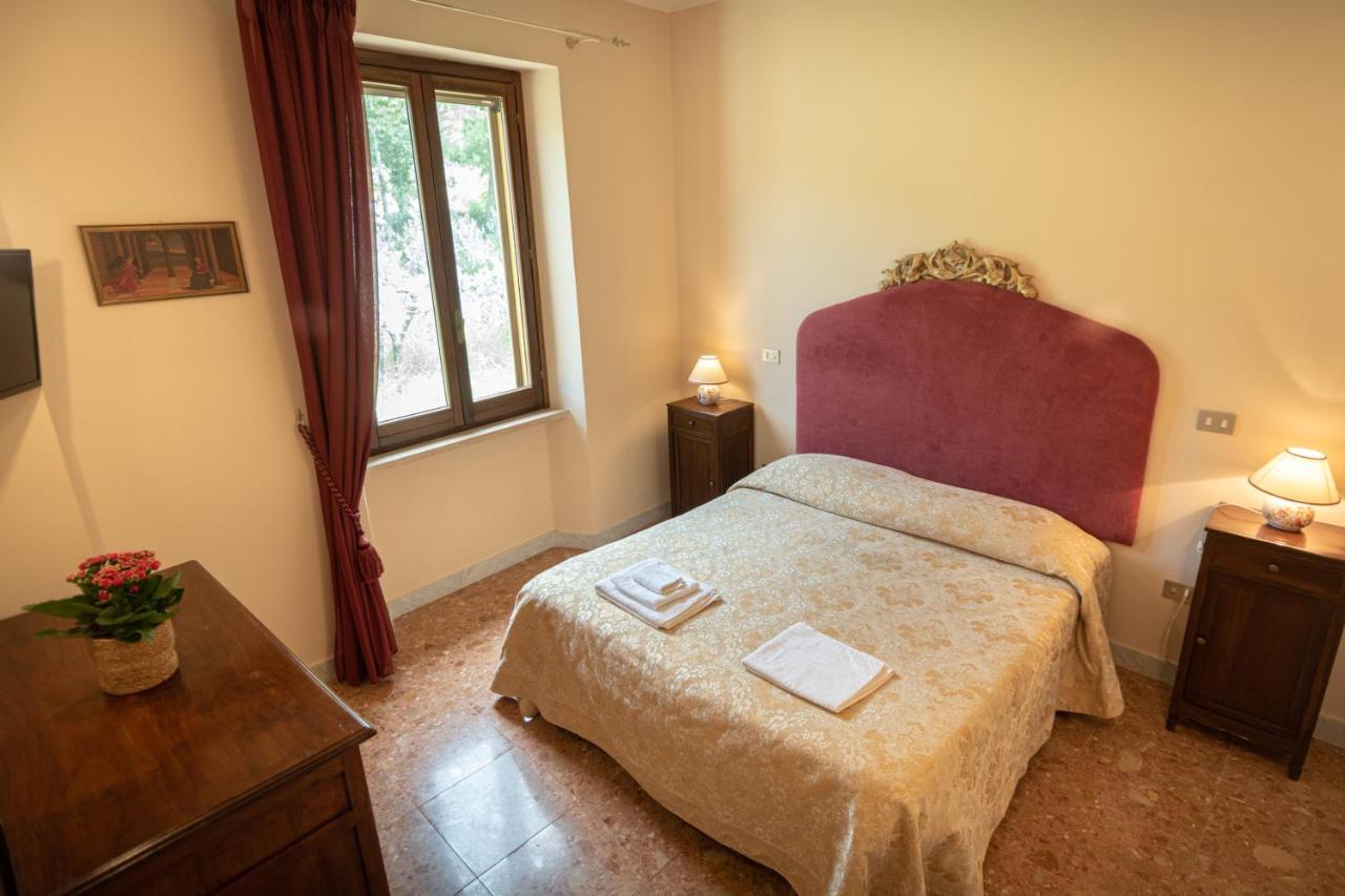 Agriturismo Villa Val D'Olivi Capodacqua  ภายนอก รูปภาพ
