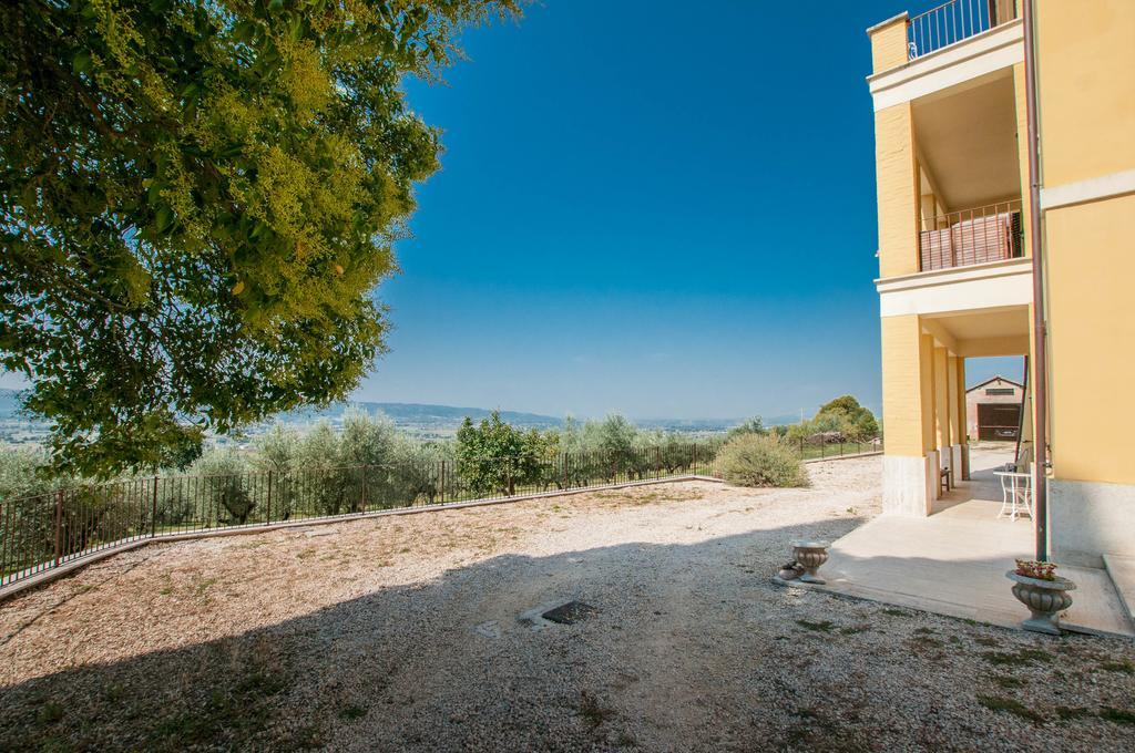 Agriturismo Villa Val D'Olivi Capodacqua  ภายนอก รูปภาพ