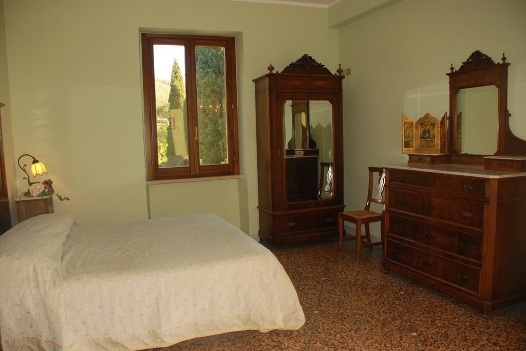 Agriturismo Villa Val D'Olivi Capodacqua  ภายนอก รูปภาพ